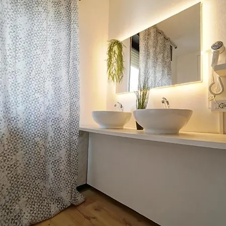 Vitti's 2 - Cittadella B&B 베로나